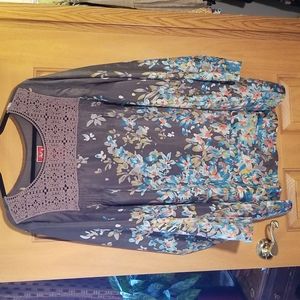 Johnny Was Tunic. 100% Silk. Size XXL